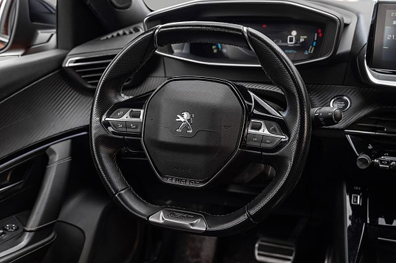 Peugeot e-2008 15 of 24