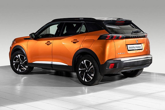 Peugeot e-2008 2 of 5
