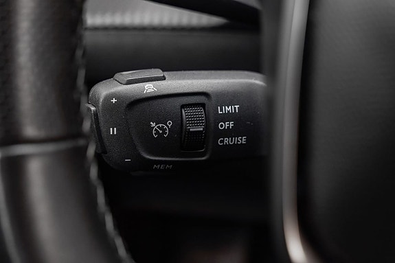 Peugeot e-2008 17 of 24