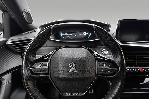Peugeot e-2008 16 of 24