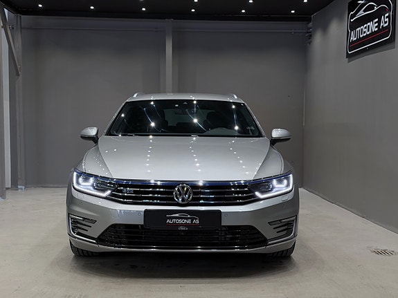 Volkswagen Passat 3 of 5