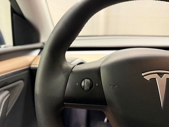 Tesla Model Y 30 of 30