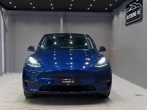Tesla Model Y 3 of 30