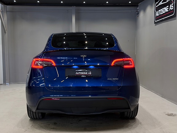Tesla Model Y 13 of 30