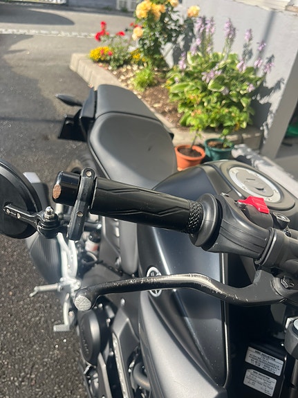 Yamaha MT-125 3 of 17