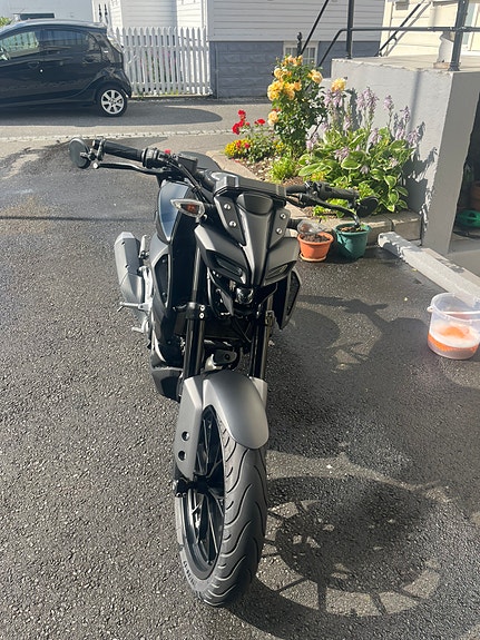 Yamaha MT-125 2 of 17