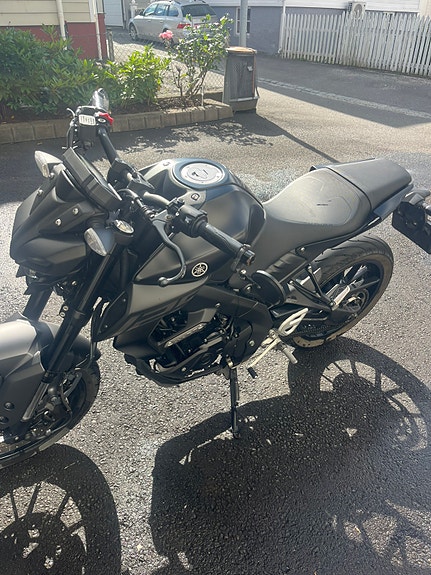 Yamaha MT-125 5 of 17