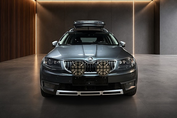 Skoda Octavia Scout 11 of 30