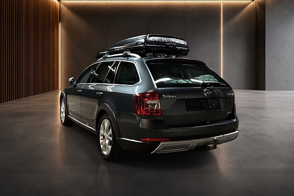 Skoda Octavia Scout 4 of 5