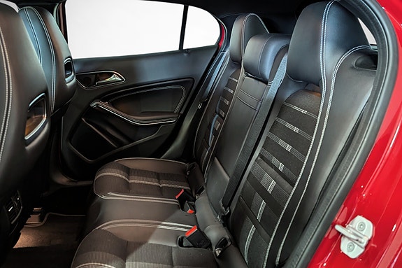 Mercedes-Benz GLA180 21 of 25
