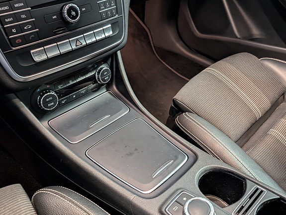 Mercedes-Benz GLA180 20 of 25