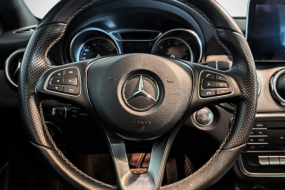 Mercedes-Benz GLA180 15 of 25