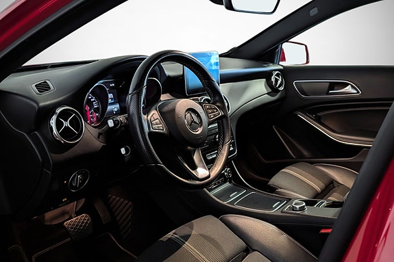 Mercedes-Benz GLA180 13 of 25