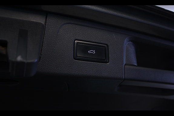 Volkswagen Passat 19 of 19