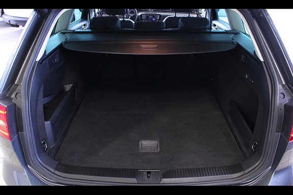 Volkswagen Passat 18 of 19