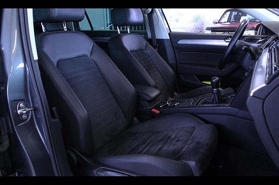 Volkswagen Passat 15 of 19