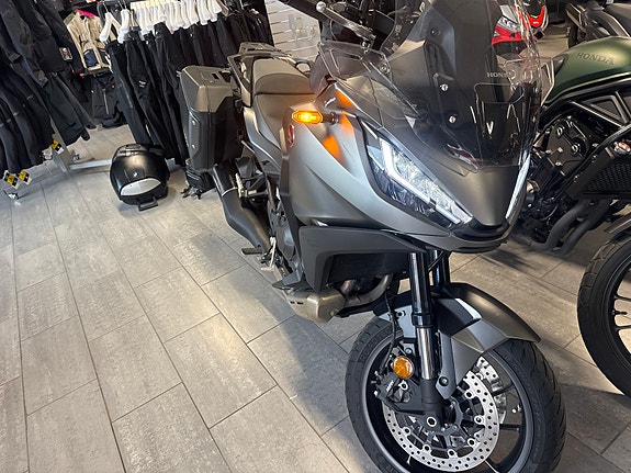 Honda NT1100AN GREY NHC64 Nr1100 5 of 5