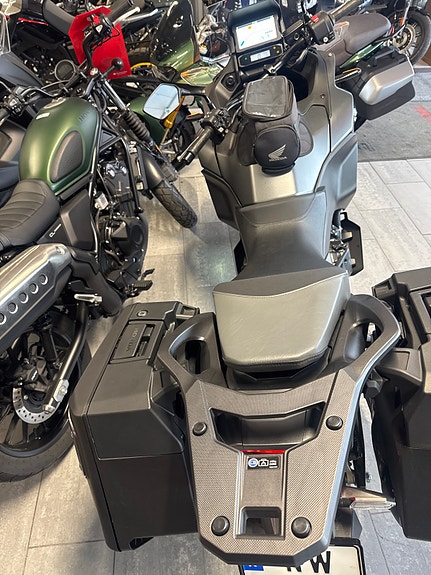 Honda NT1100AN GREY NHC64 Nr1100 3 of 5