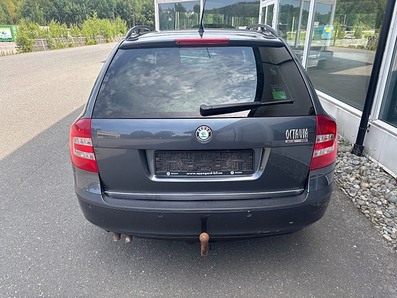 Skoda Octavia 3 of 5