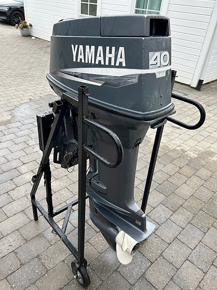 1999 Yamaha 40 M/Trim og el Start-Komplett Motor 4 of 5
