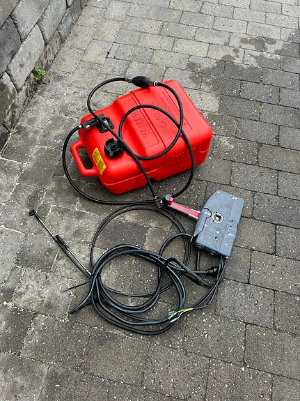 1999 Yamaha 40 M/Trim og el Start-Komplett Motor 3 of 5