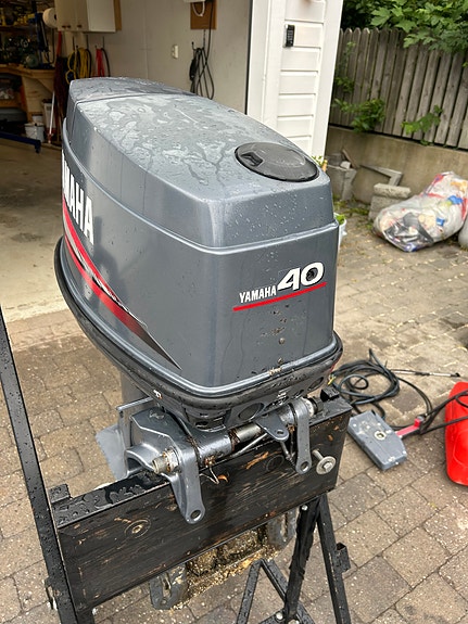 1999 Yamaha 40 M/Trim og el Start-Komplett Motor 2 of 5