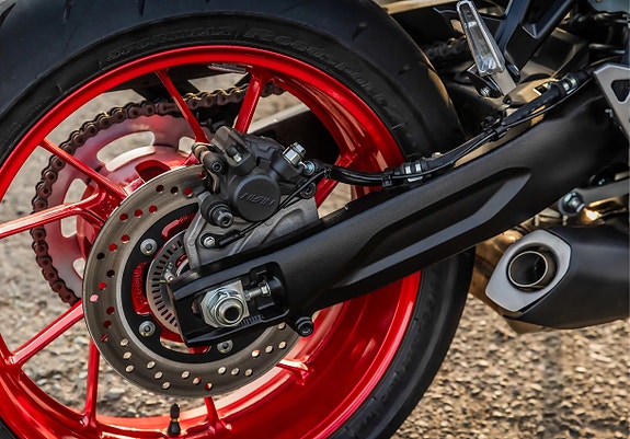 Suzuki GSX-8S KAMPANJE - Svart, Blå og Rød 9 of 20