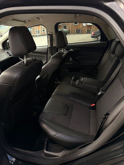 Ford Focus 9 of 12