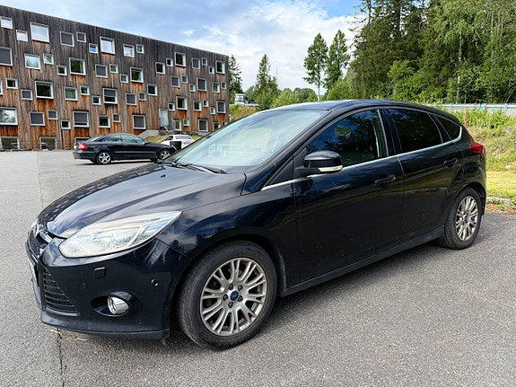 Ford Focus 2 of 12