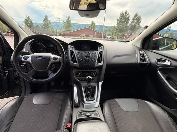 Ford Focus 10 of 12
