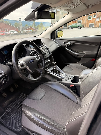Ford Focus 7 of 12