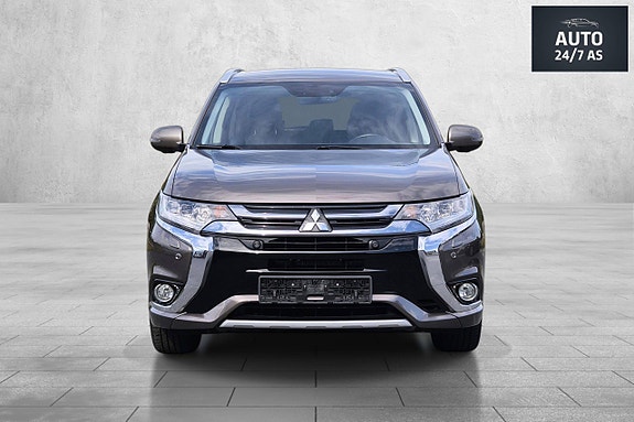 Mitsubishi Outlander 2 of 5