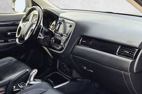 Mitsubishi Outlander 18 of 30