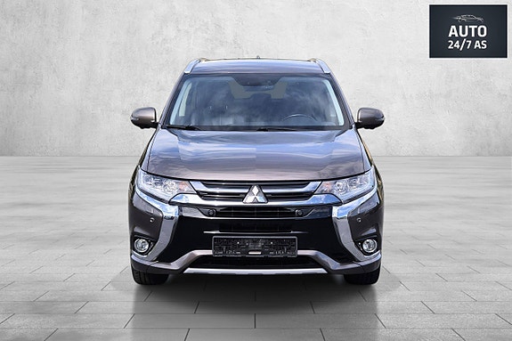 Mitsubishi Outlander 3 of 5