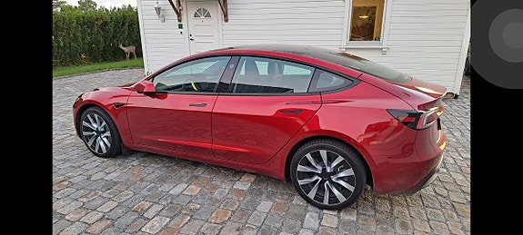 Tesla Model 3 2 of 5