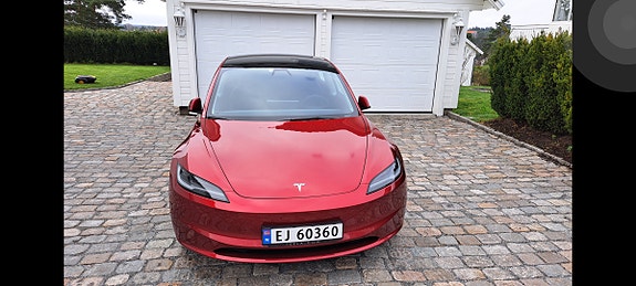 Tesla Model 3 4 of 5