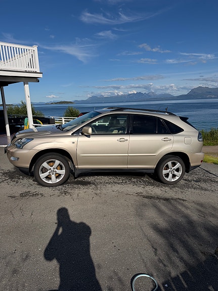 Lexus RX300 2 of 5