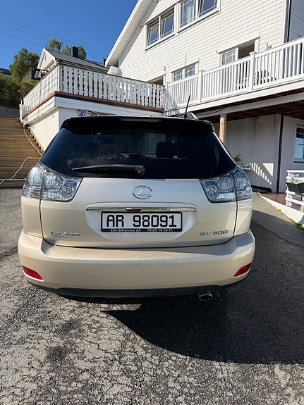 Lexus RX300 5 of 5