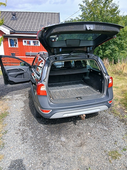 Volvo XC70 4 of 5