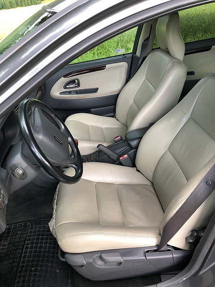 Volvo V40 13 of 24