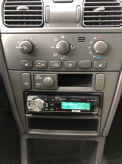 Volvo V40 17 of 24