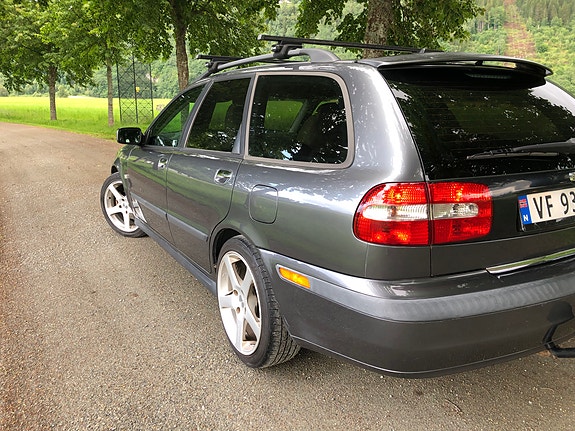 Volvo V40 7 of 24