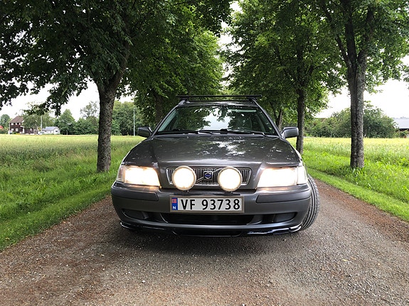 Volvo V40 9 of 24