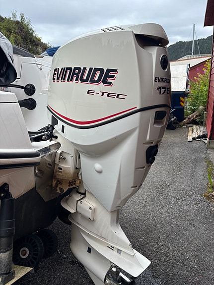 Evinrude E-Tec 175 HK 3 of 4