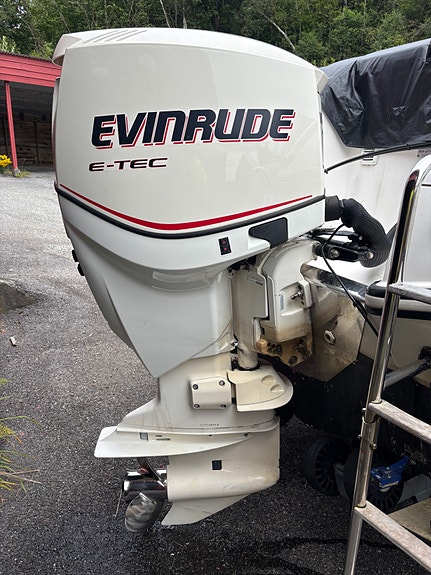 Evinrude E-Tec 175 HK 2 of 4