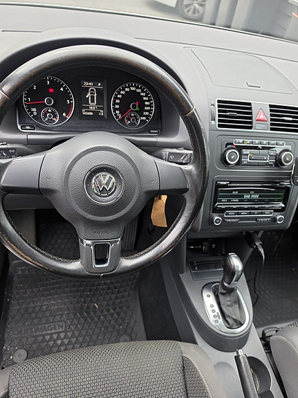 Volkswagen Touran 3 of 8