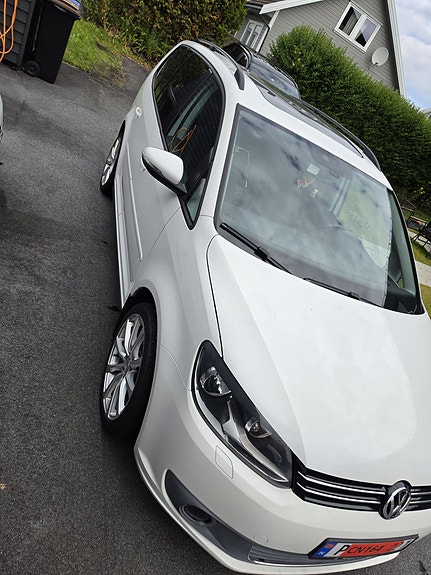 Volkswagen Touran 4 of 8