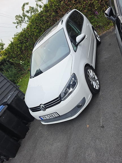 Volkswagen Touran 2 of 8