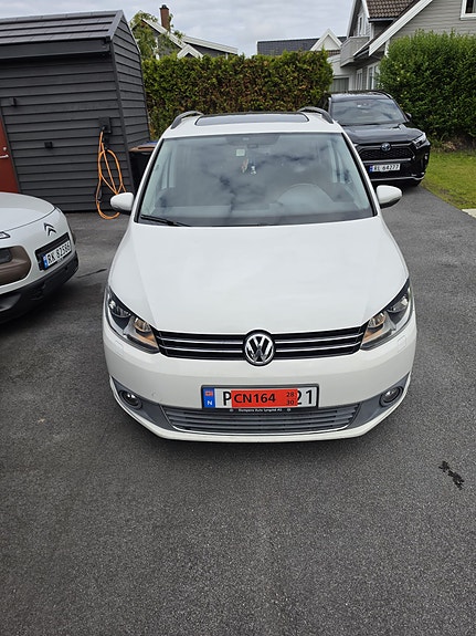 Volkswagen Touran 5 of 8