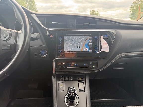 Toyota Auris 17 of 19